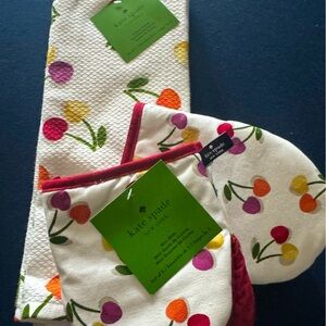 Kate Spade Cherry Print kitchen Accessories Set-3 cotton towels,2 oven mitts🍒